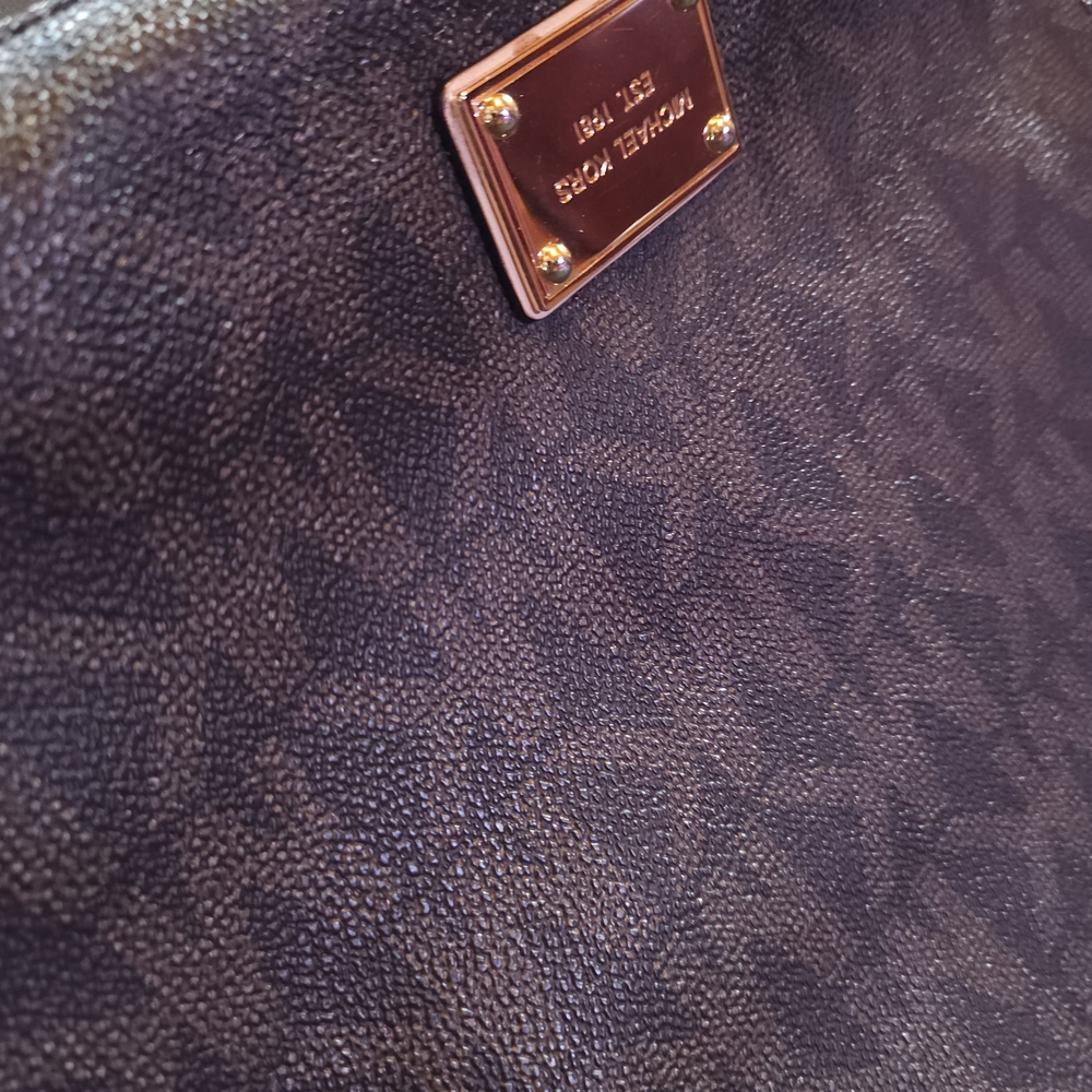 Michael Kors Black Signature Shoulder Bag - Picture 4 of 6